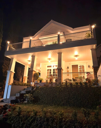 Villa amira & billiard, Karanganyar