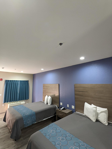 Bedroom 3, Holiday Inn motel, Aransas
