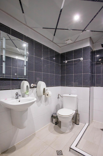 Bathroom 3, Komitite Complex, Petrich