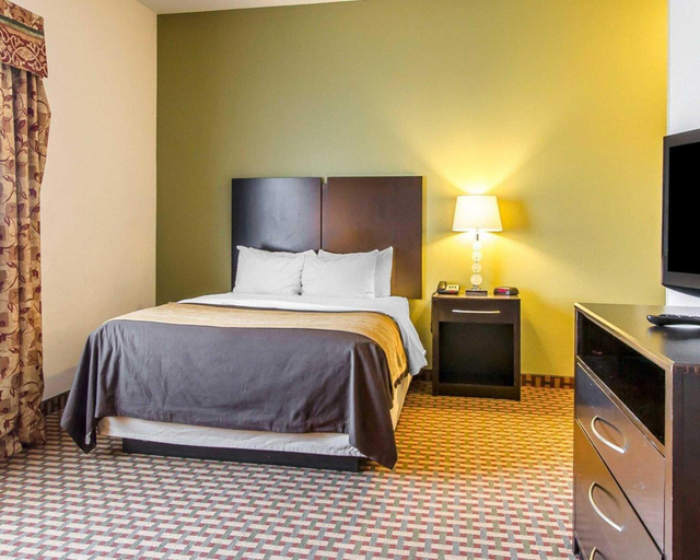 Bedroom 3, Spark By Hilton Shawnee, Pottawatomie