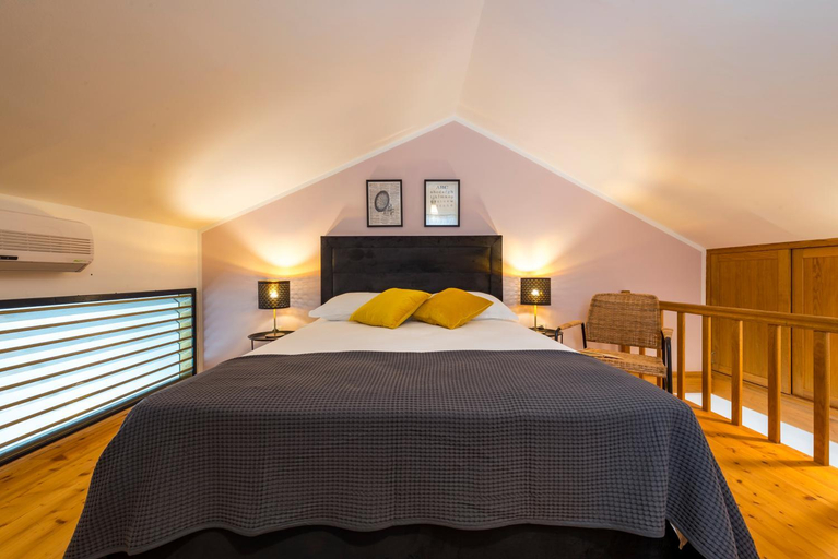 Bed, Couple getaway apartments, Pojezerje