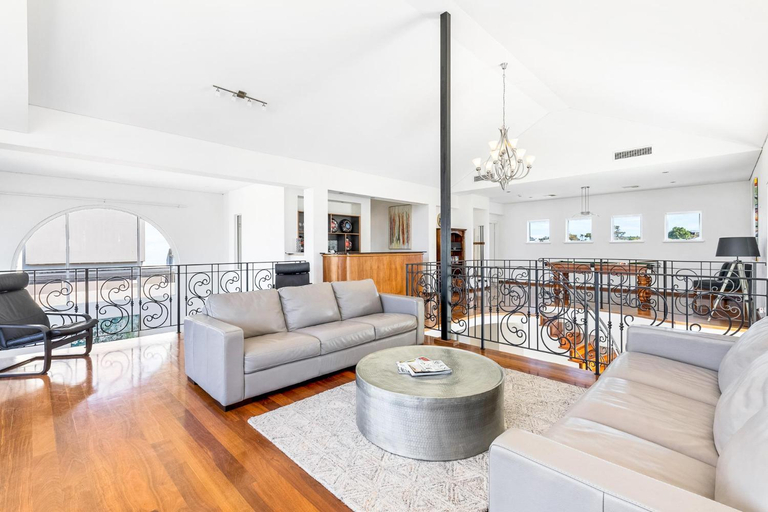 Food & Drinks 4, Beachfront Family Favourite Home with Pool & Views, Mandurah