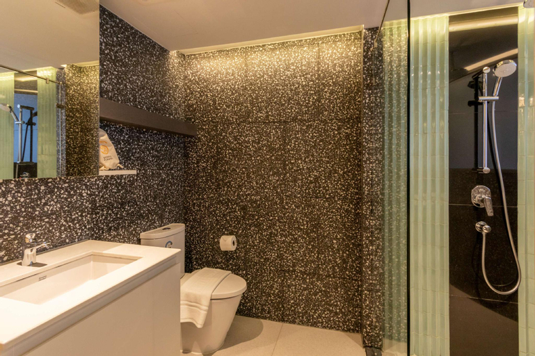 Bathroom 15