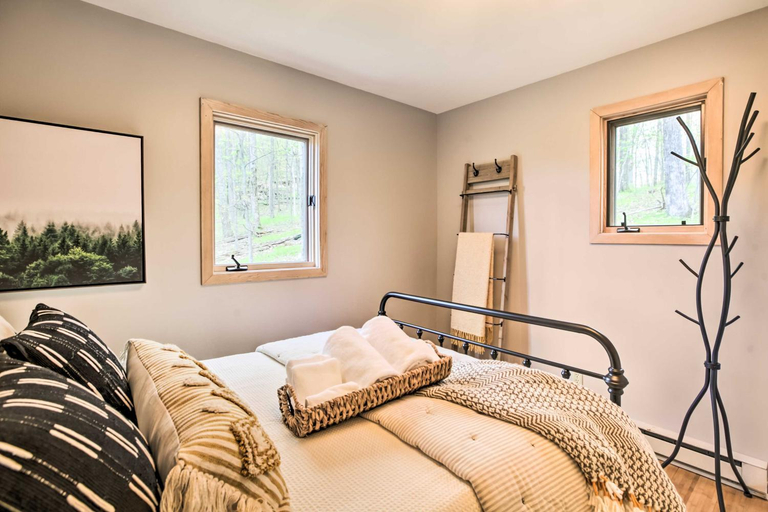 Bedroom 2, Serene Hideaway with Views, 1 Mi to Hike & Ski!, Nelson