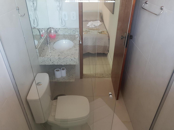 Bathroom 5, Hotel Refugio, Bonito