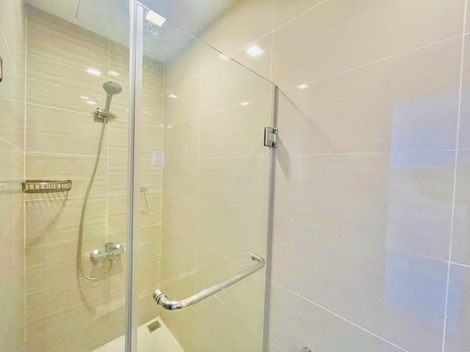 Bathroom 2, One Uptown Residence Near St Lukes, Taguig
