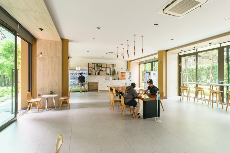 Food & Drinks 5, Lumpini Makkasan Elit Condo, Ratchathewi
