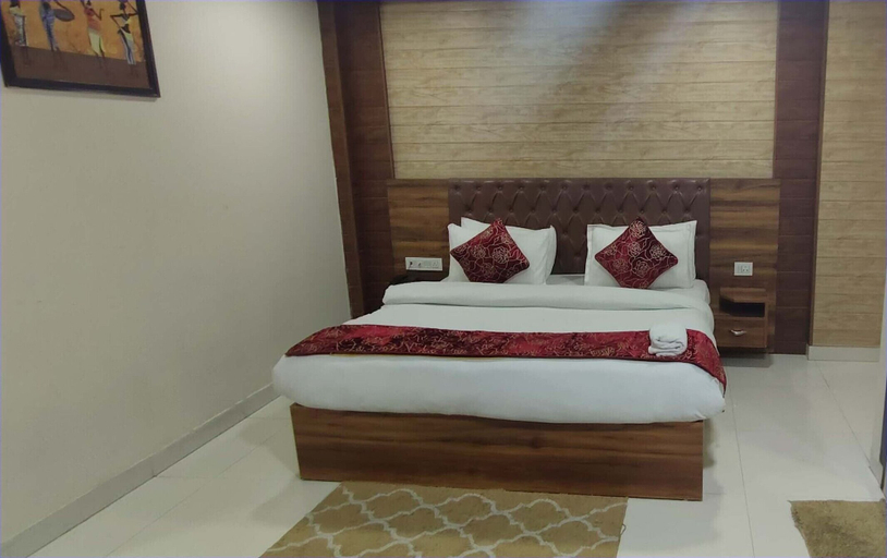 Bedroom 2, Hotel Gloab Residency Near Delhi Airport, Delhi