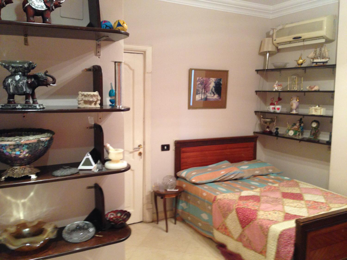 Others 5, 3 Bed Rooms Ac Fully Equipped flat in Mohandsseen Cairo, Al-'Ajuzah