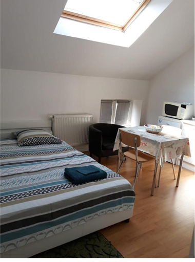 Bedroom 2, Residence Mantekila, Hainaut