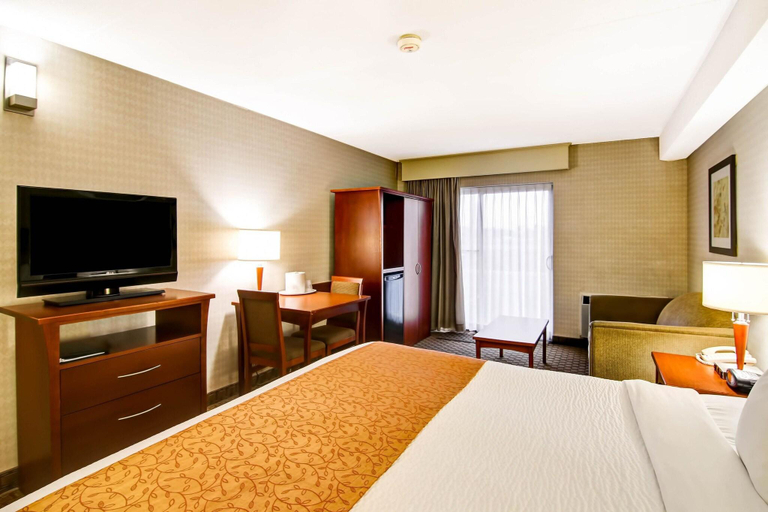 Bedroom 3, Quality Inn, Waterloo