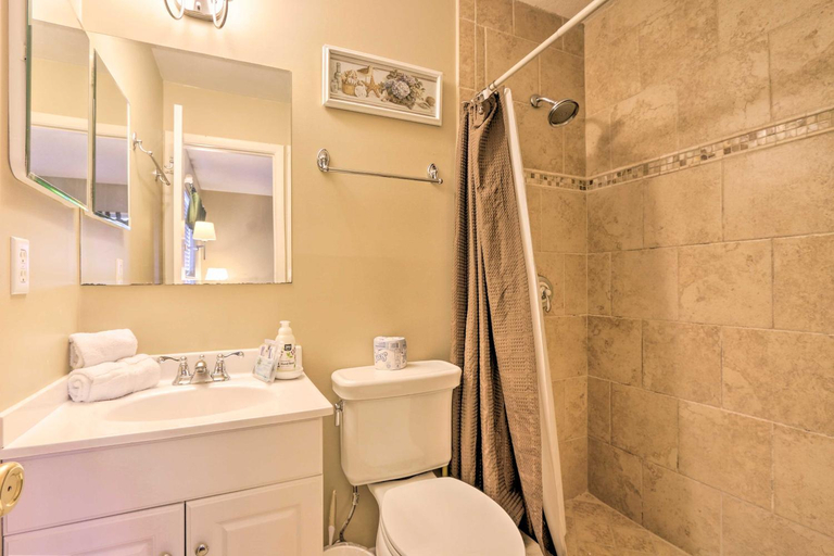 Others 2, Walk to Beach: Resort-Style Hilton Head Condo!, Beaufort