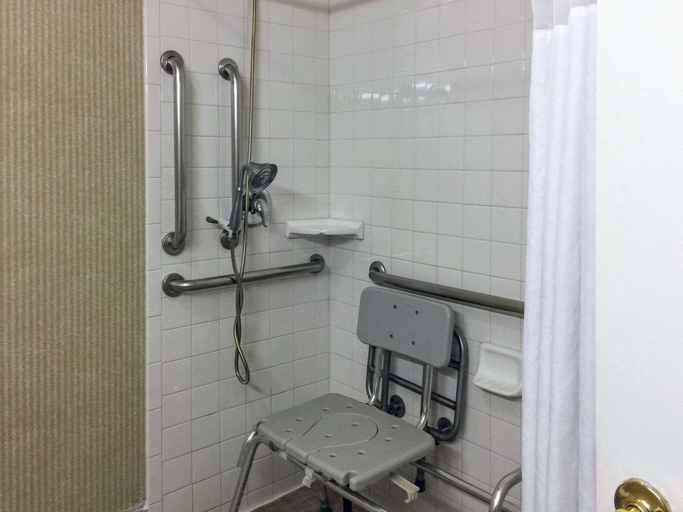 Bedroom 4, Quality Inn & Suites Oceanside Near Camp Pendleton, San Diego