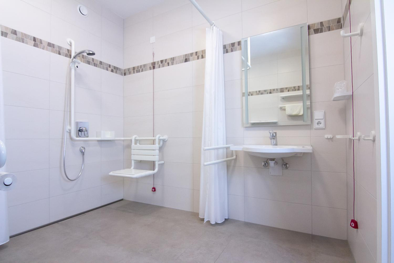 Bathroom 3, Green Night Hotel, Vogtlandkreis
