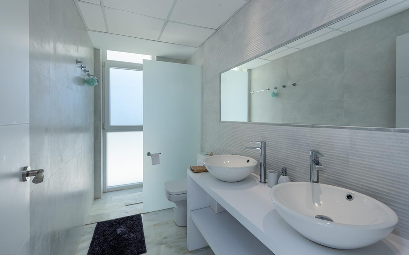 Bathroom, Villa Dona Julia 2410 Golf and Sea views, Málaga
