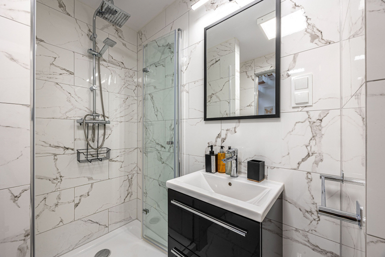 Bathroom 4, RentPlanet - Apartamenty Słonimskiego 2, Środa Śląska