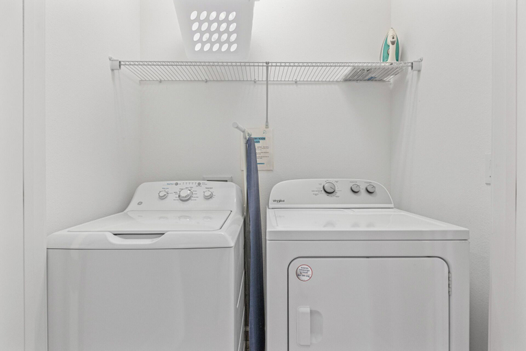 Bathroom 3, UpstaySpaciousHomePoolHotTubSleeps27, Osceola