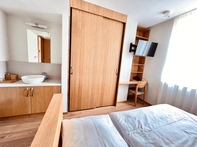 Bedroom 3, RAJ zdravia, Bratislava III