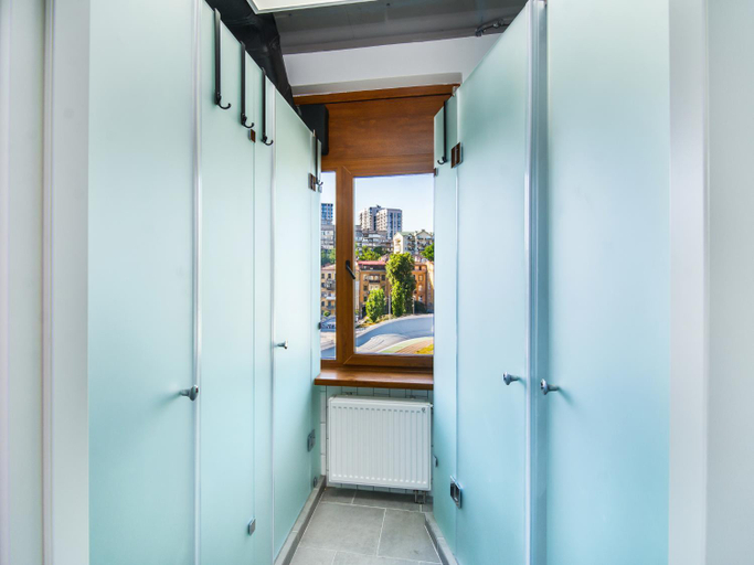 Others 4, AV-1 Capsule Hotel, Shevchenkivs'kyi