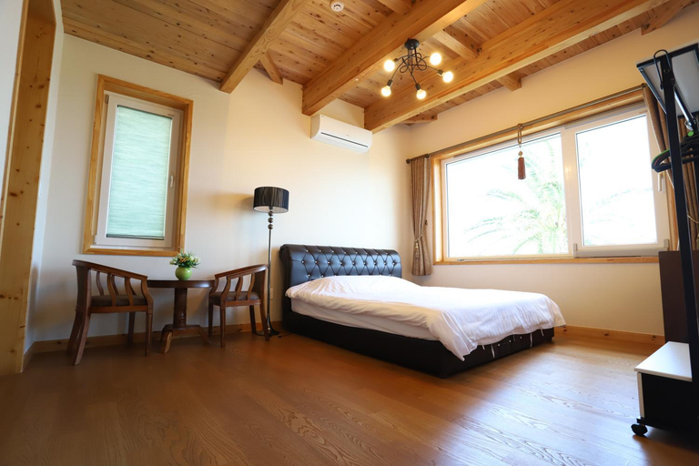 Bedroom 2, Jeju Lake Pension, Jeju