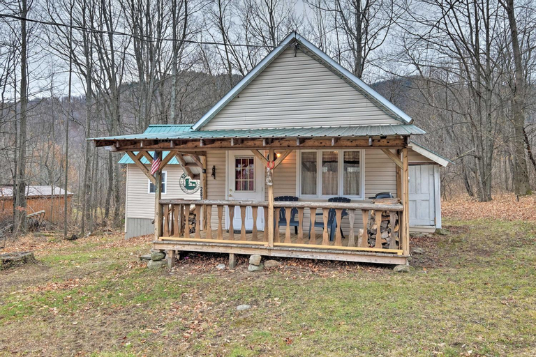 Cottage Less Than 8 Mi to Gore Mountain in Bakers Mill!, Warren