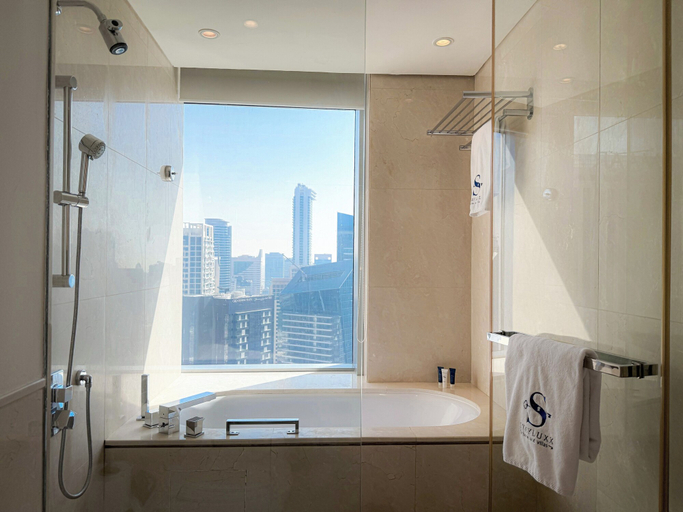 Bathroom 3, Scenic Views & Top Amenities - Address, Dubai