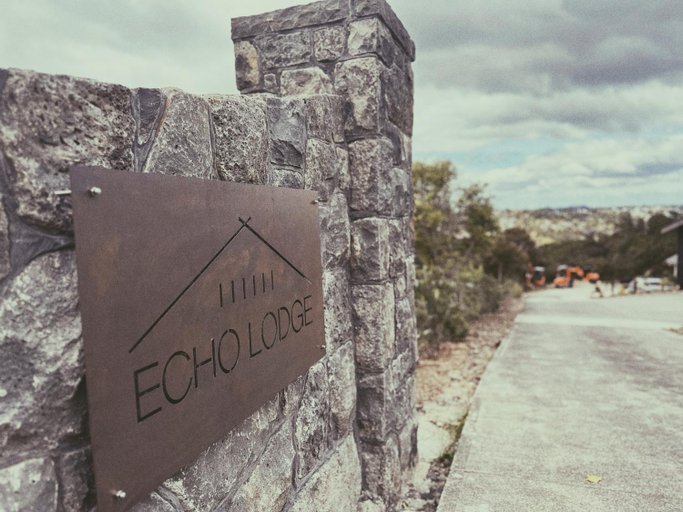 Others 3, Echo Lodge, Waitakere