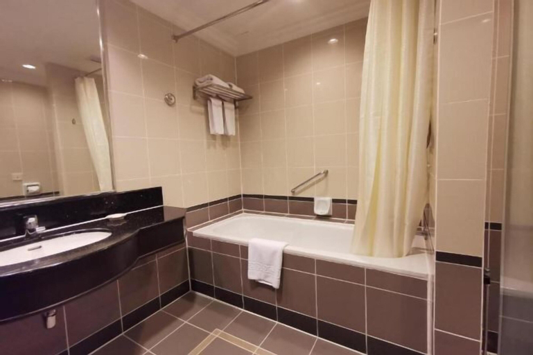 Bathroom 23