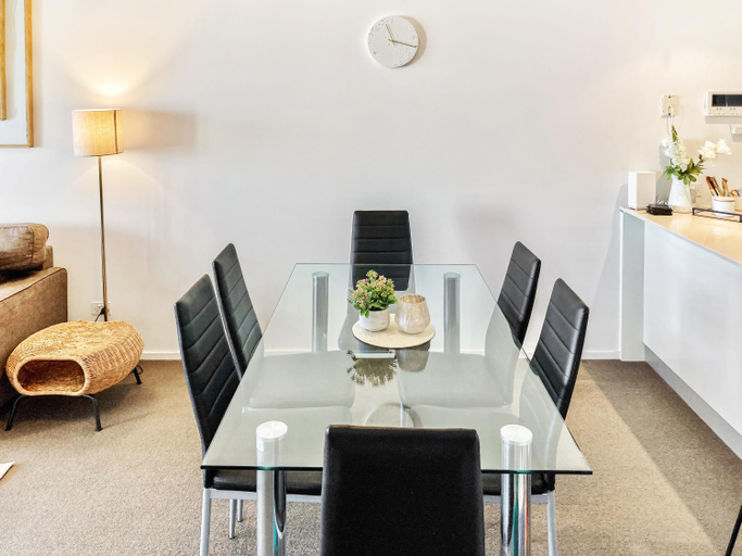 Others 2, Amazing River View - 3 Bedroom Apartment - Brisbane CBD - Netflix - Fast Wifi - Carpark, Brisbane