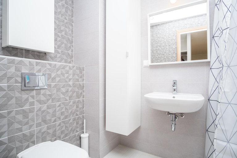 Bathroom 3, Mustamae Apartments next to Shops & Cinema - Free parking, Tallinn