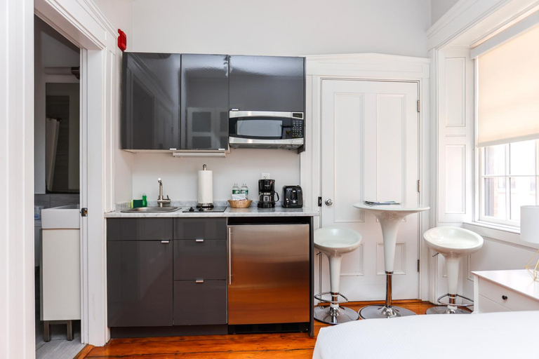 Others 4, Charming & Stylish Studio on Beacon Hill #12, Boston