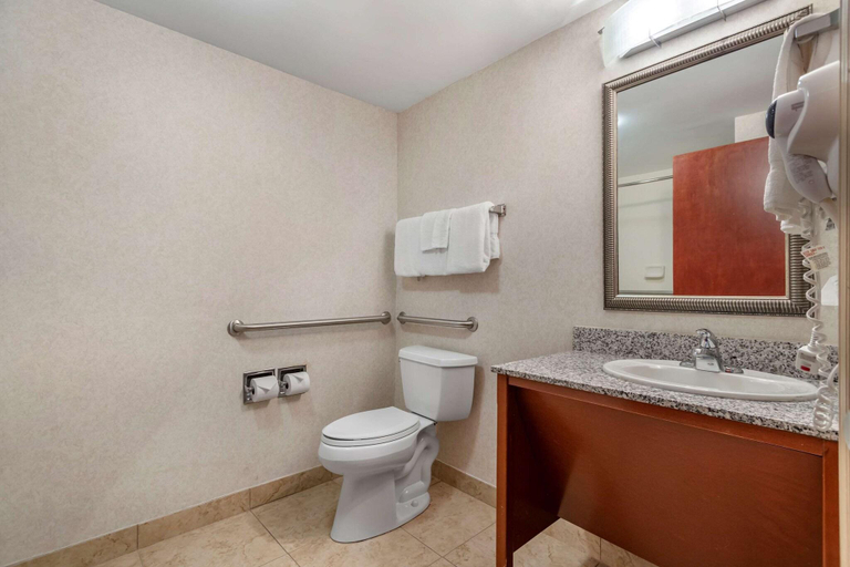Bathroom 4, Ramada by Wyndham Tulsa/Broken Arrow, Tulsa