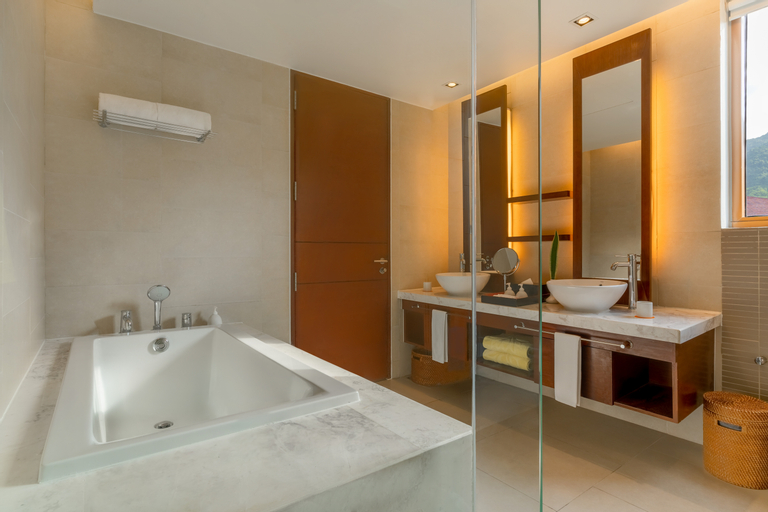 Bathroom 7