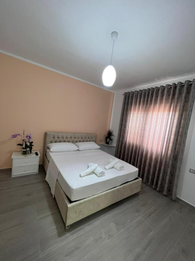 Others 5, Fiori Rooms, Vlorës