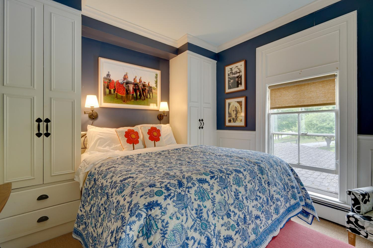 Others 2, Gorgeous Victorian-Style House w/ Hilltop Pool!, Bennington