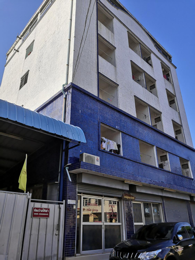 Exterior 7