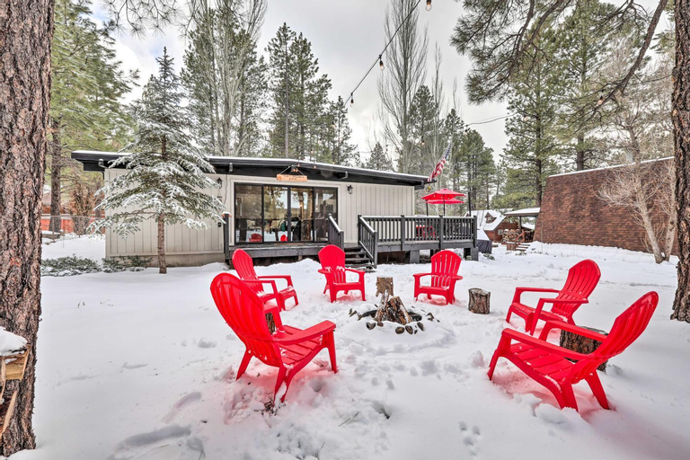 Munds Park Cabin with Fire Pit and ATV Trail Access!, Coconino