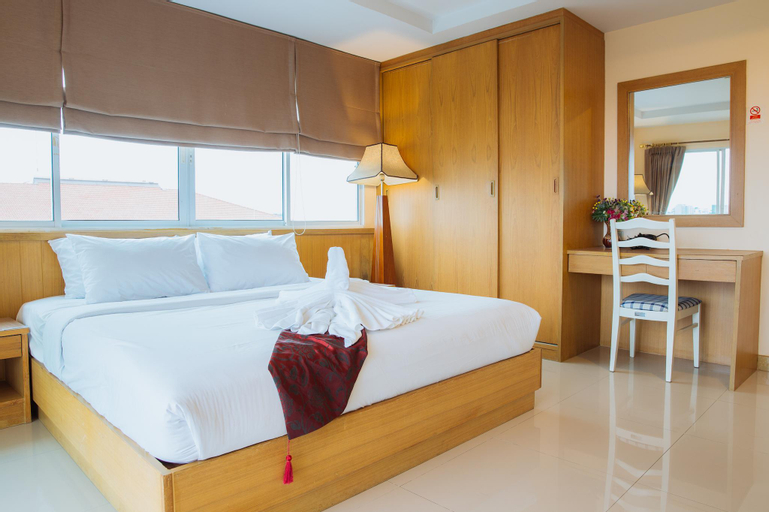 Bedroom 6