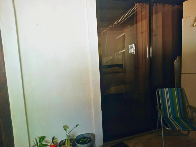 Others 5, Hogar tico-estadounidense cerca de aeropuerto, Alajuela