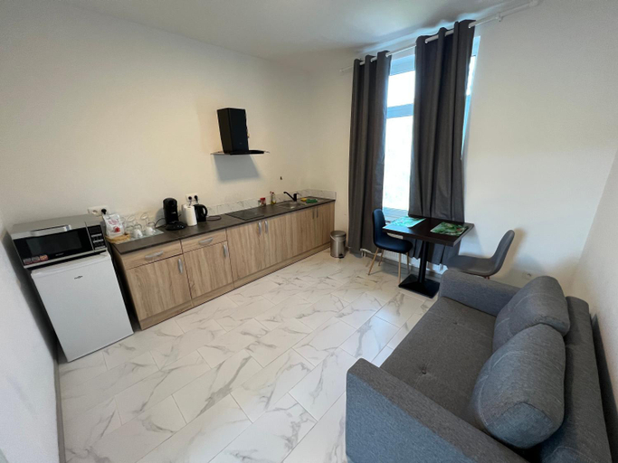 Others 4, Riverbank Guest House, Namur