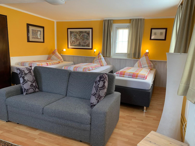 Bedroom 2, Zum weißen Ross, Wetteraukreis
