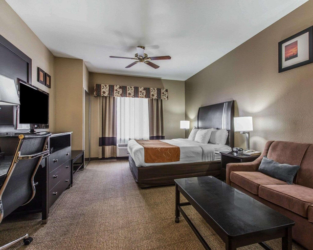 Bedroom 3, Comfort Suites Bakersfield, Kern