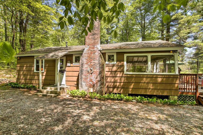 Exterior & Views 1, Pet-Friendly Cabin w/ Fire Pit, BBQ & Great Deck!, Hampshire