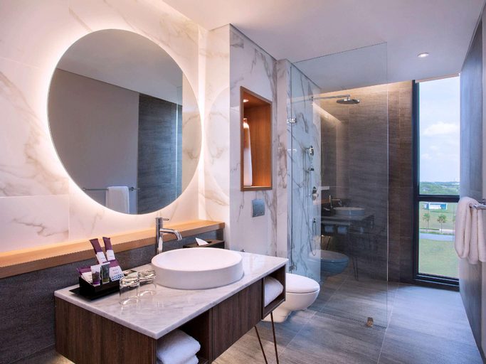 Bathroom 10