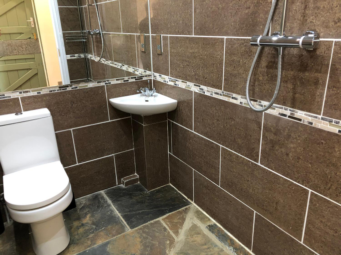 Bathroom 3, Stables Cottage, Idyllic Location Stunning Views, Ceredigion