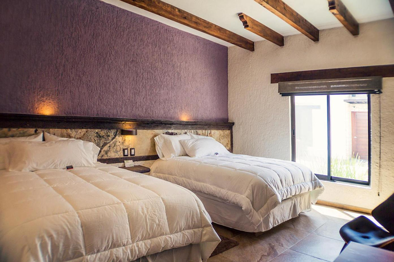 Others 2, Miia Hotel Boutique, Ezequiel Montes