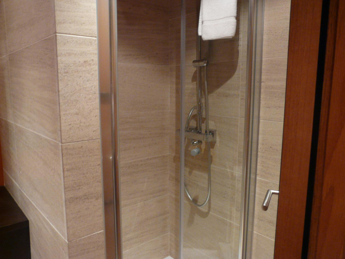 Bathroom 3, Hotel · Restaurante Asador Tio Manolo, A Coruña