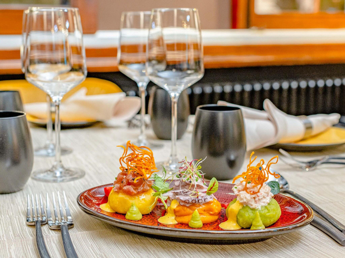 Food & Drinks 17