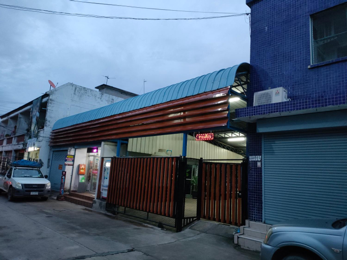 Exterior 11
