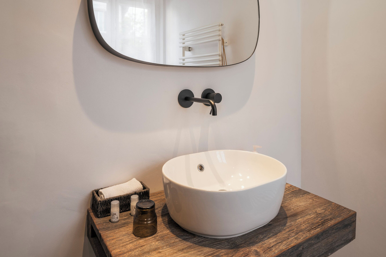 Bathroom 3, Amanthos Living Nyon (Self Check In), Nyon